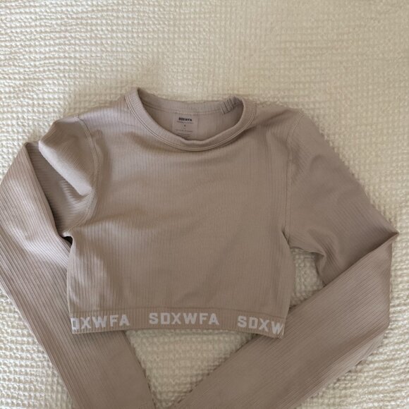 Sarah’s Day White Fox Boutique Coffee Date Seamless Leggings/Crop Top in Sand S - Picture 9 of 10